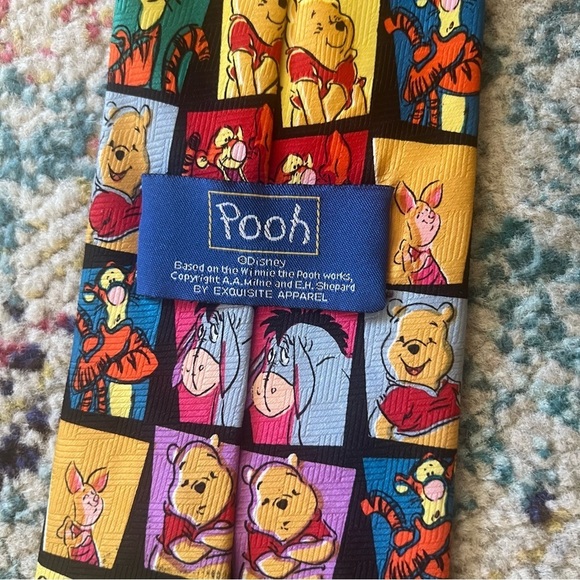 Vintage Winnie the Pooh tie - Picture 3 of 4